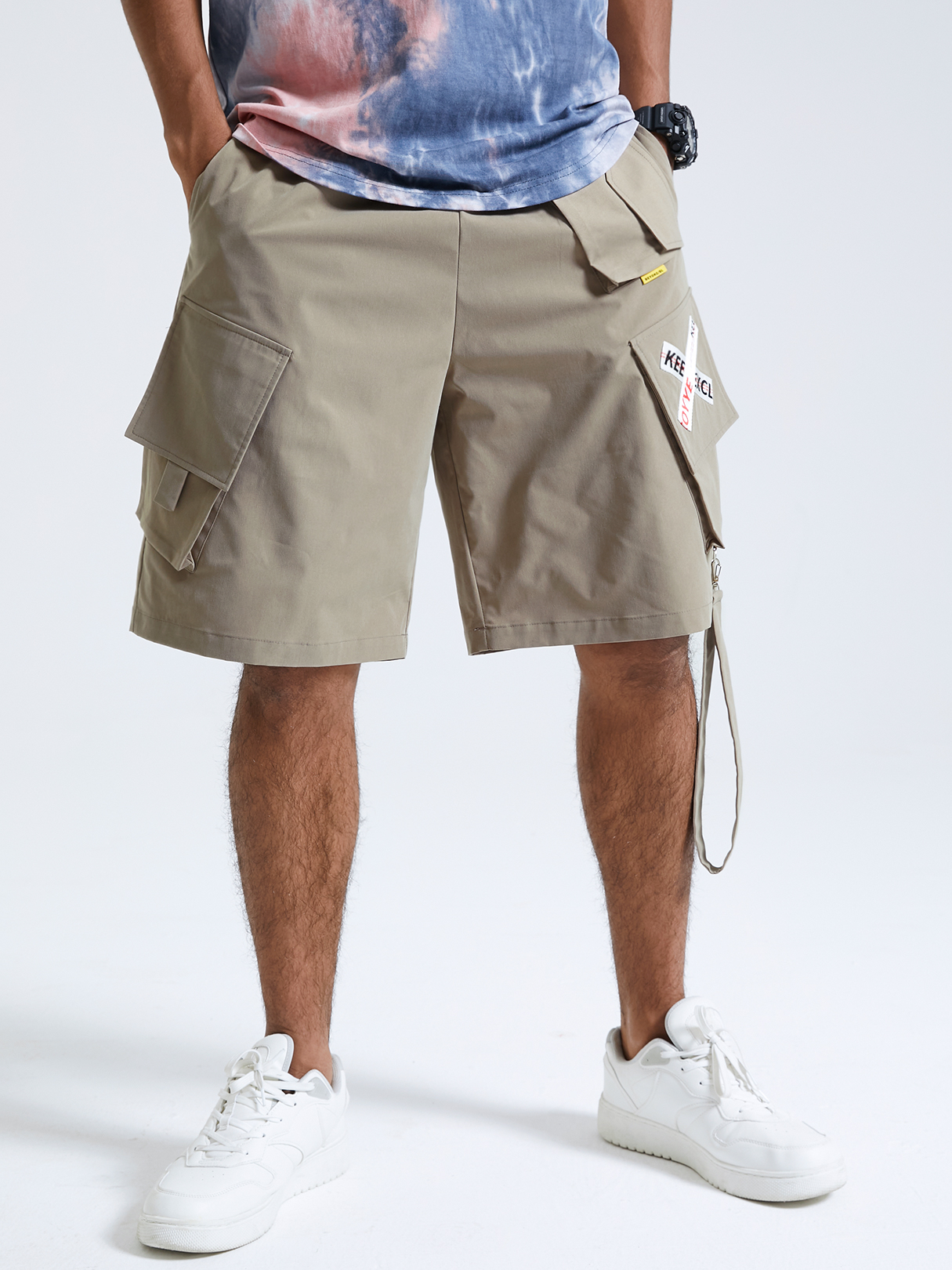 Men Plain Drawstring Badge Drawstring Waist Cargo Shorts