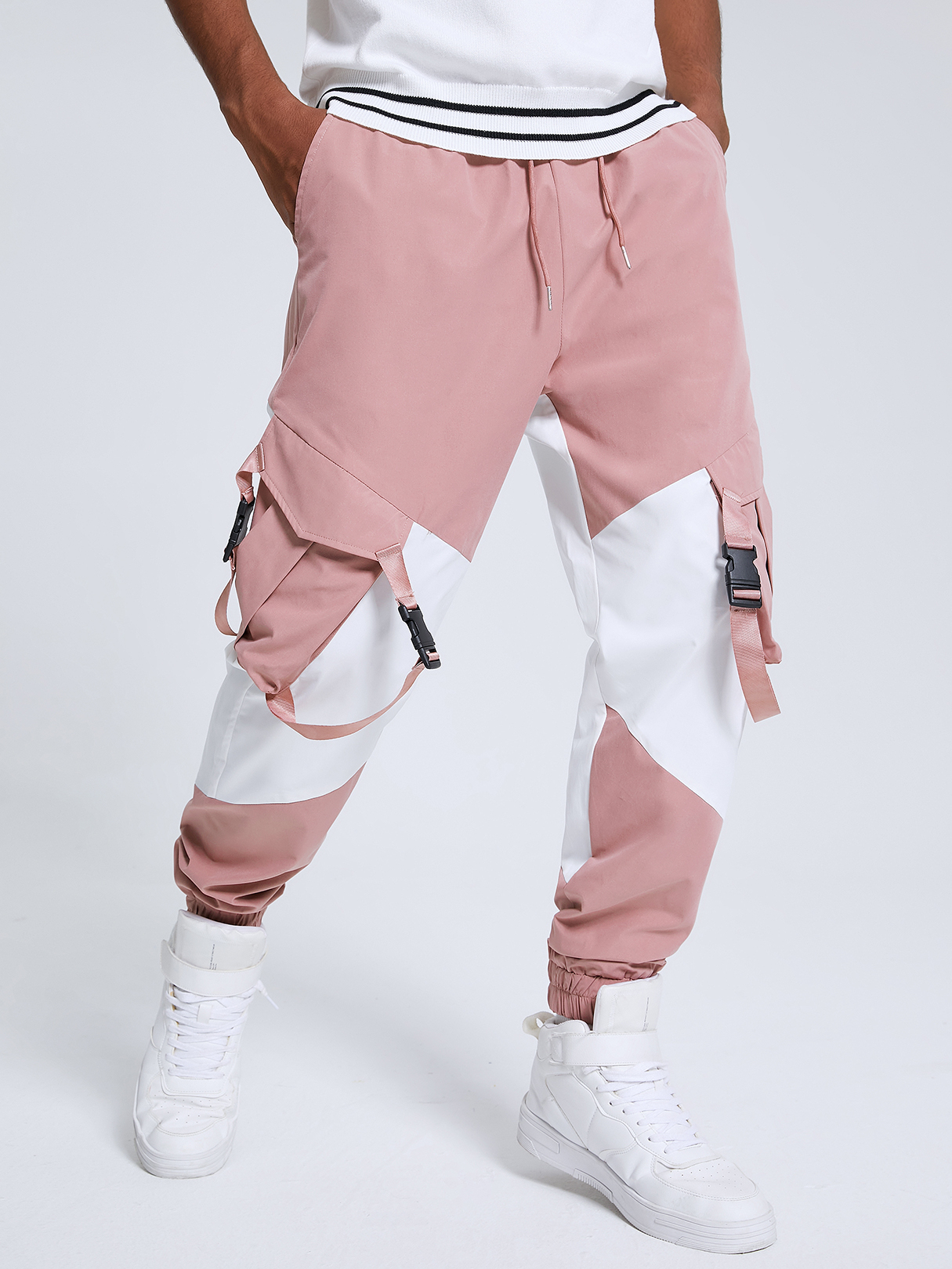 Men Color Block Patchwork Ribbon Buckle Elastic Waist Cargo Pants