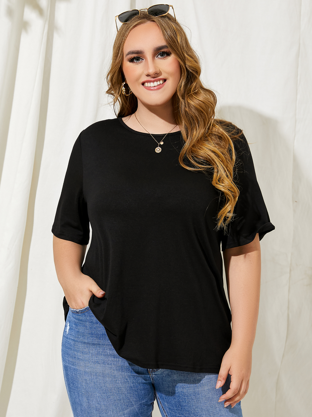 YOINS Plus Size Black Round Neck Backless Design Criss-Cross Tee