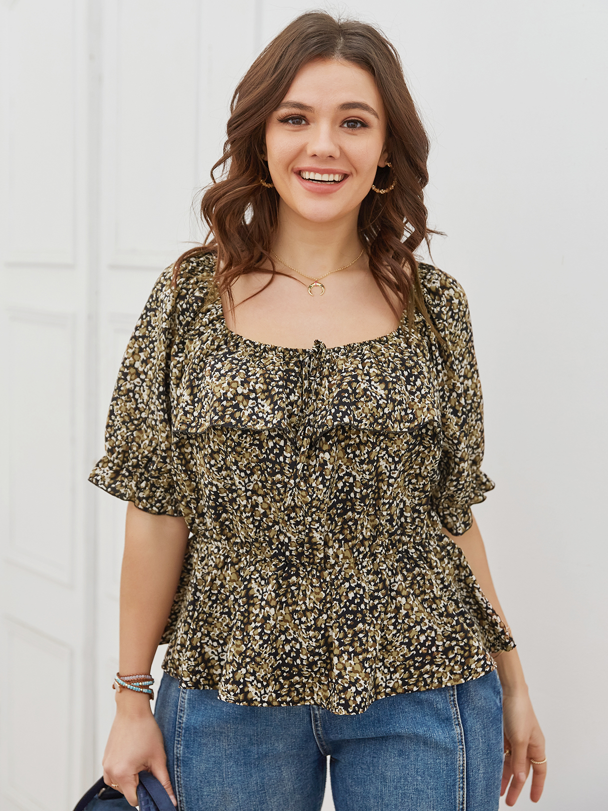 Plus Size Square neck Calico Tie-up Design Short Sleeves Blouse