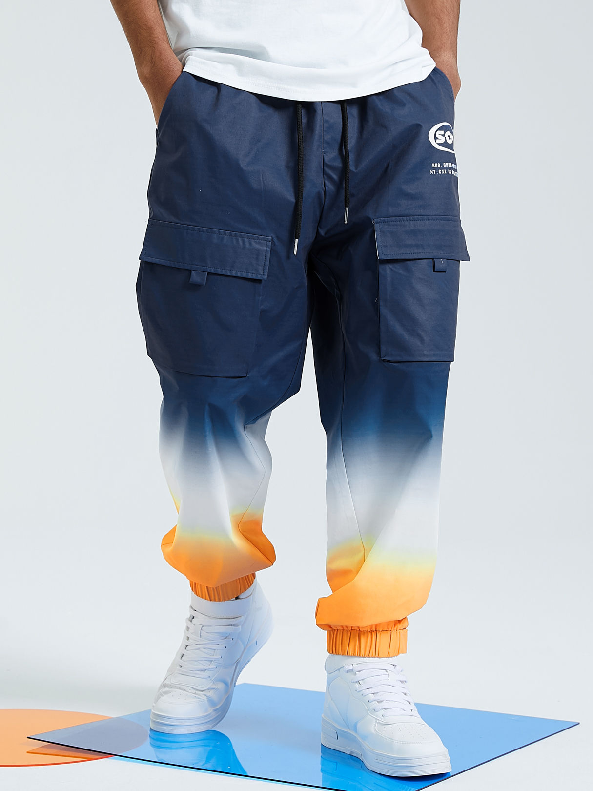 Men Letter Printed Ombre Color Elastic Waist Cargo Pants