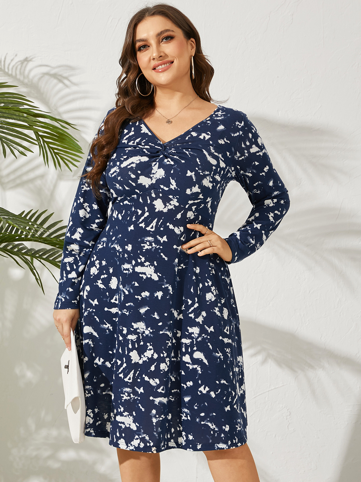 YOINS Plus Size V-neck Spotted Ruched Long Sleeves Dress