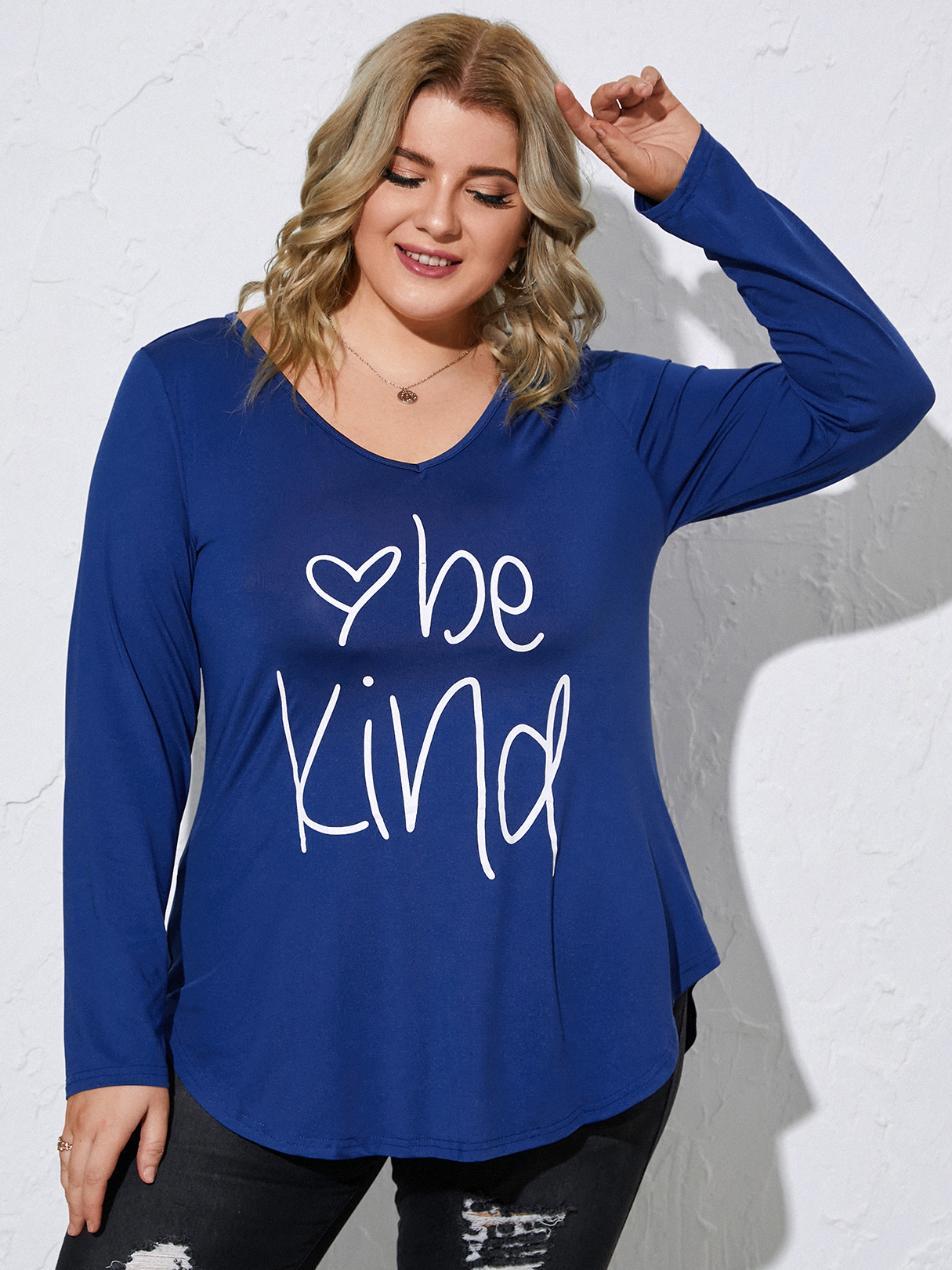 YOINS Plus Size Round Neck Letter Long Sleeves Tee