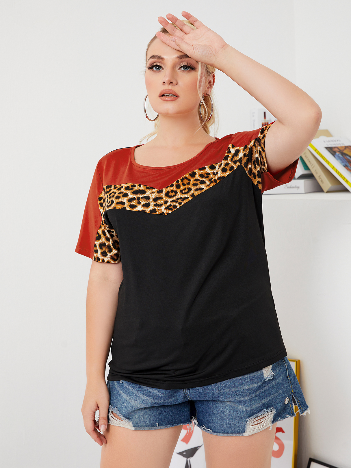 YOINS Plus Size Round Neck Leopard Short Sleeves Tee