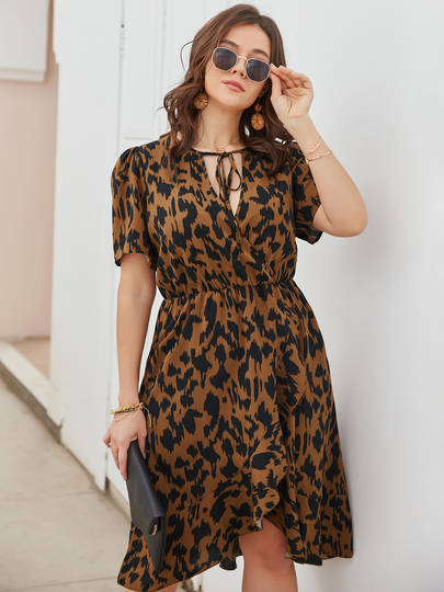 Plus Size Leopard Crossed Front Design Tie-up Design Short Sleeves Dress