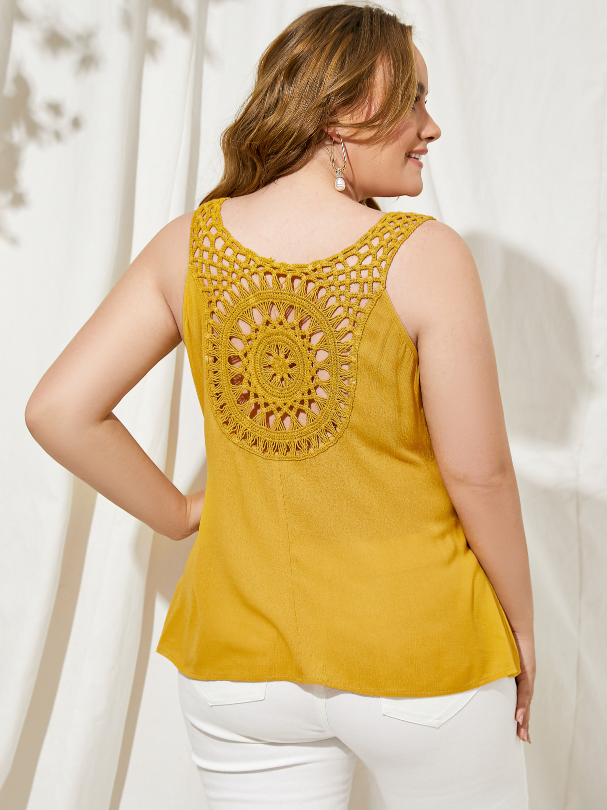 YOINS Plus Size Round Neck Hollow Design Sleeveless Tank Top