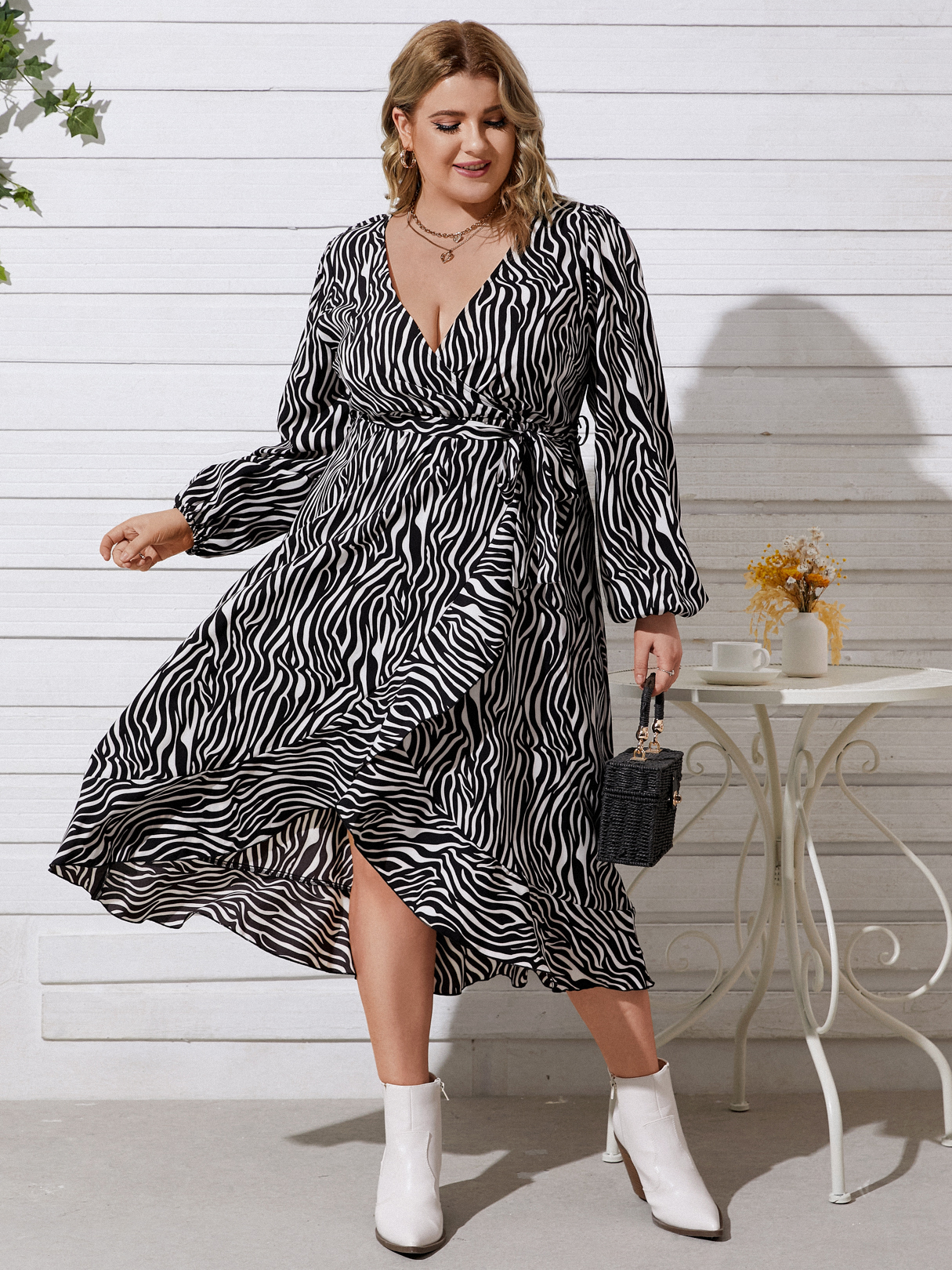 YOINS Plus Size Zebra Stripe Belt Design Long Sleeves Dress