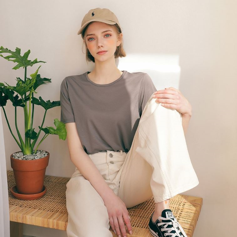 chuu - Round-Neck Plain T-Shirt - Light Grey/S