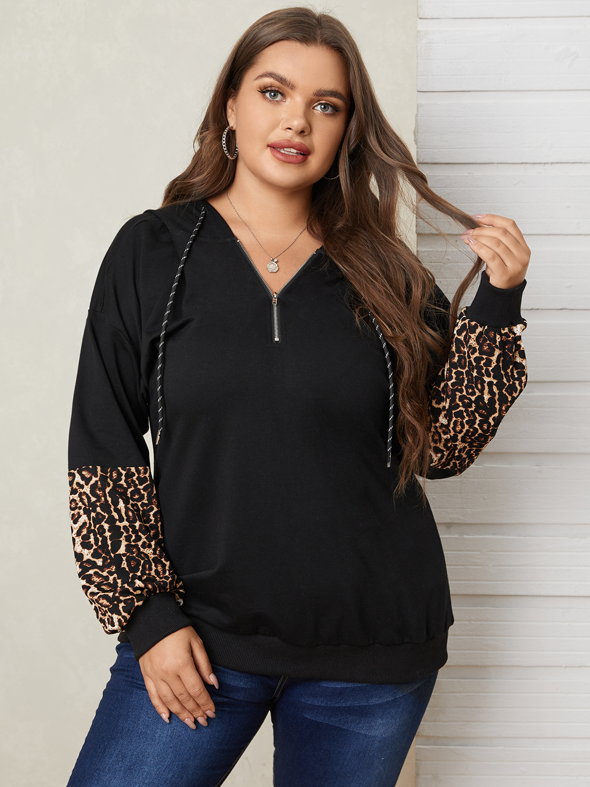 YOINS Plus Size Hooded Leopard Drawstring Zip Front Patchwork Sweatshirt