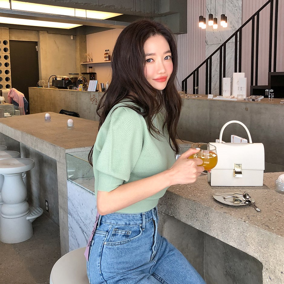 chuu - Round-Neck Cropped Knit Top - Ivory/One Size