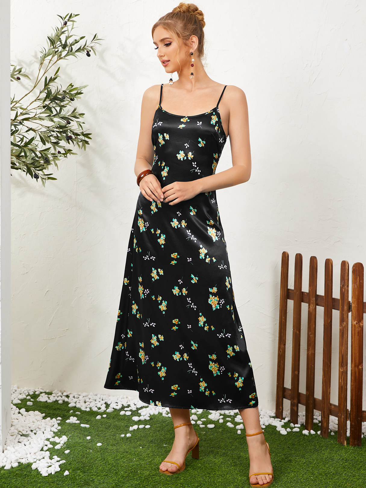YOINS Black Floral print Backless design Sleeveless Maxi Dress