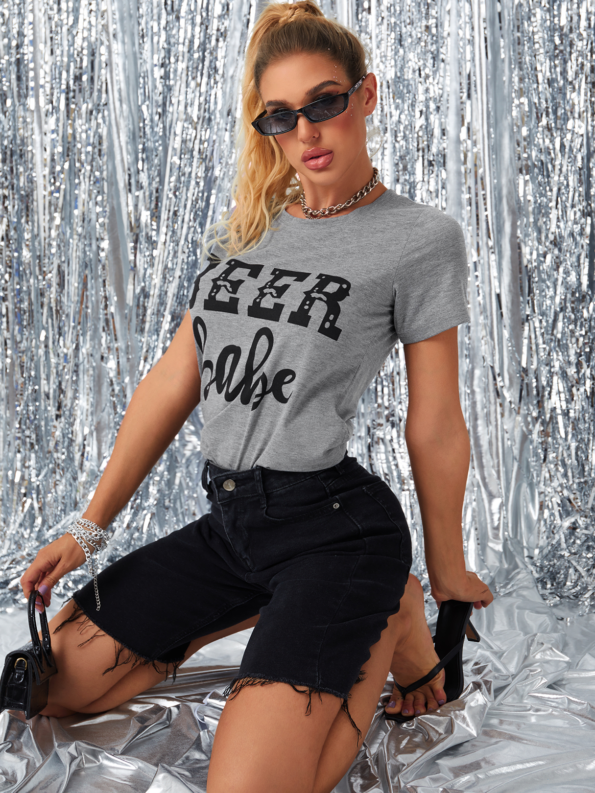 Grey Round Neck Graphic Short Sleeves Tee