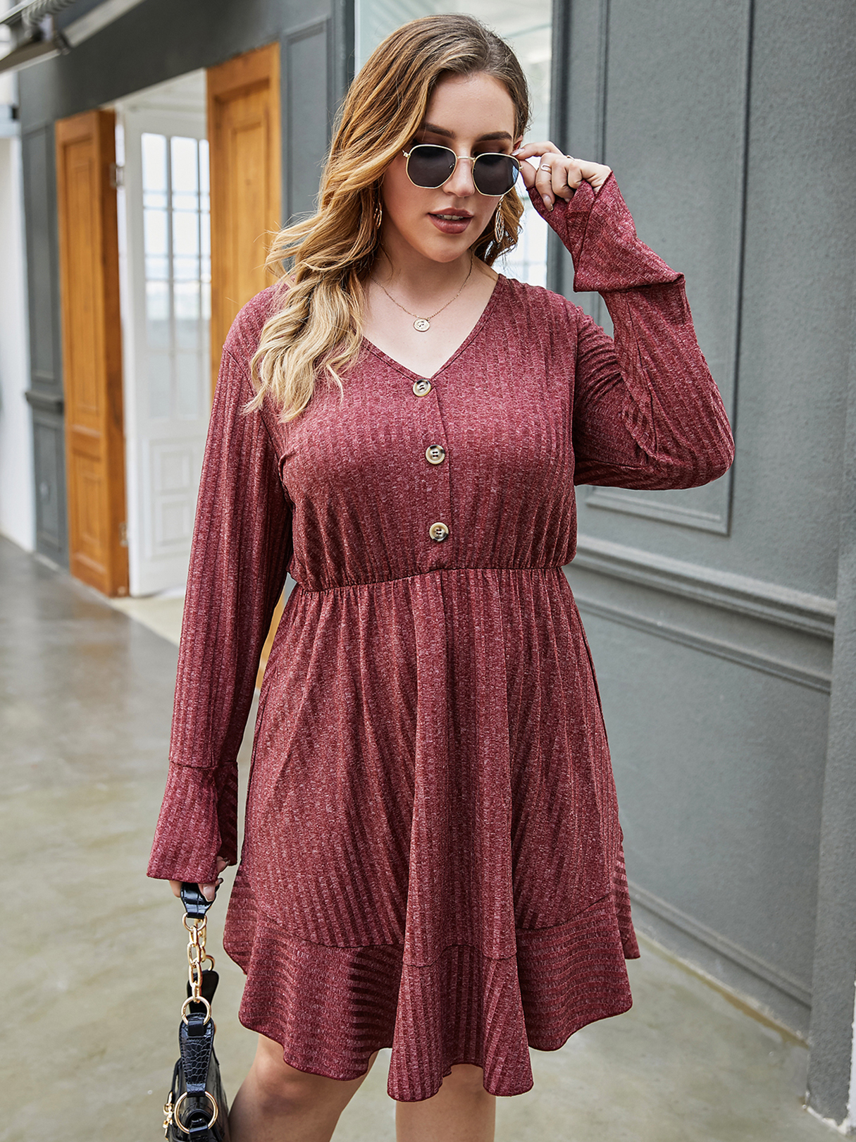 Plus Size V-neck Ribbed Knit Long Sleeves Dress