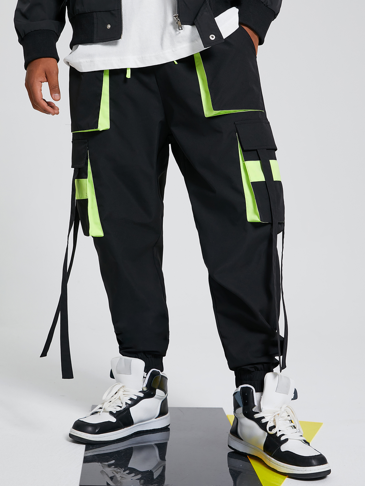 Men Hip Hop Style Colorblock Printed Ribbon Design Drawstring Cargo Pants