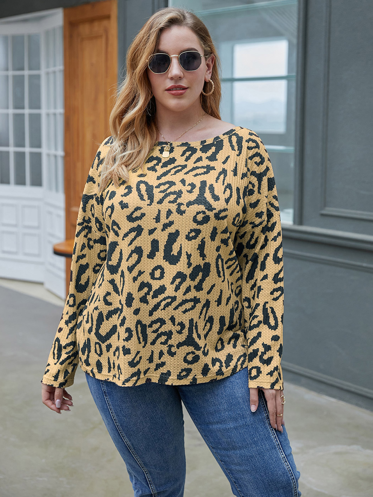 Plus Size Round Neck Leopard Long Sleeves Knitwear