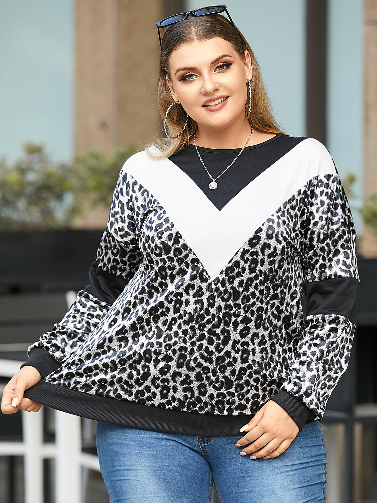 YOINS Plus Size Crew Neck Patchwork Leopard Long Sleeves Sweatshirt
