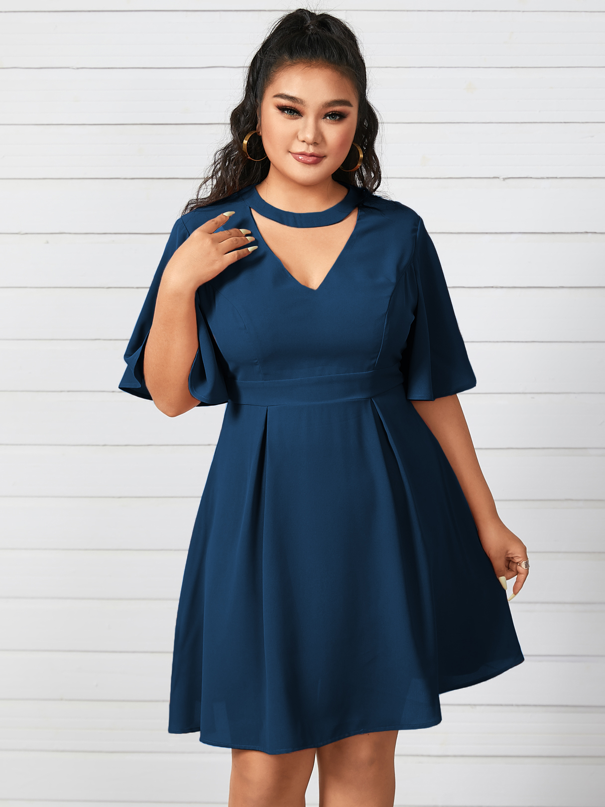 YOINS Plus Size Choker Neck Cut Out Half Sleeves Mini Dress