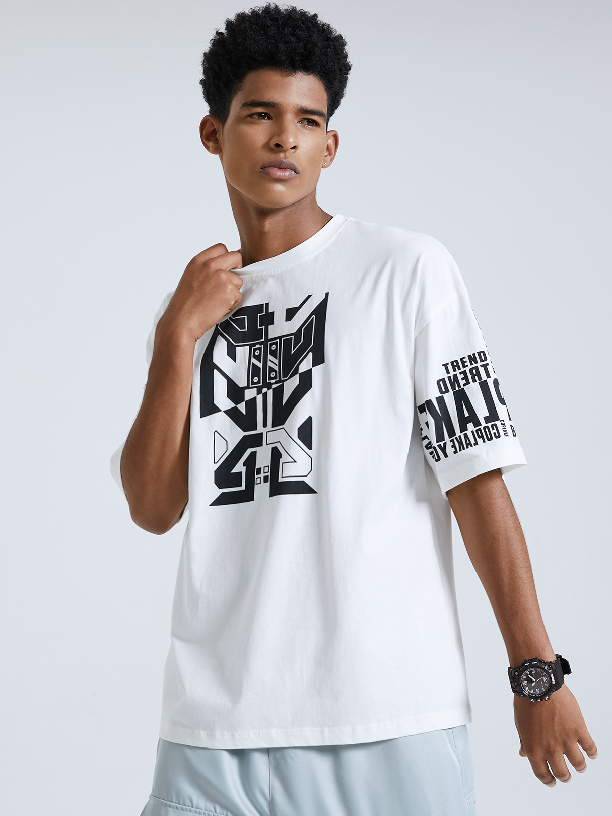 Men Graphic And Letter Printed T-shirt