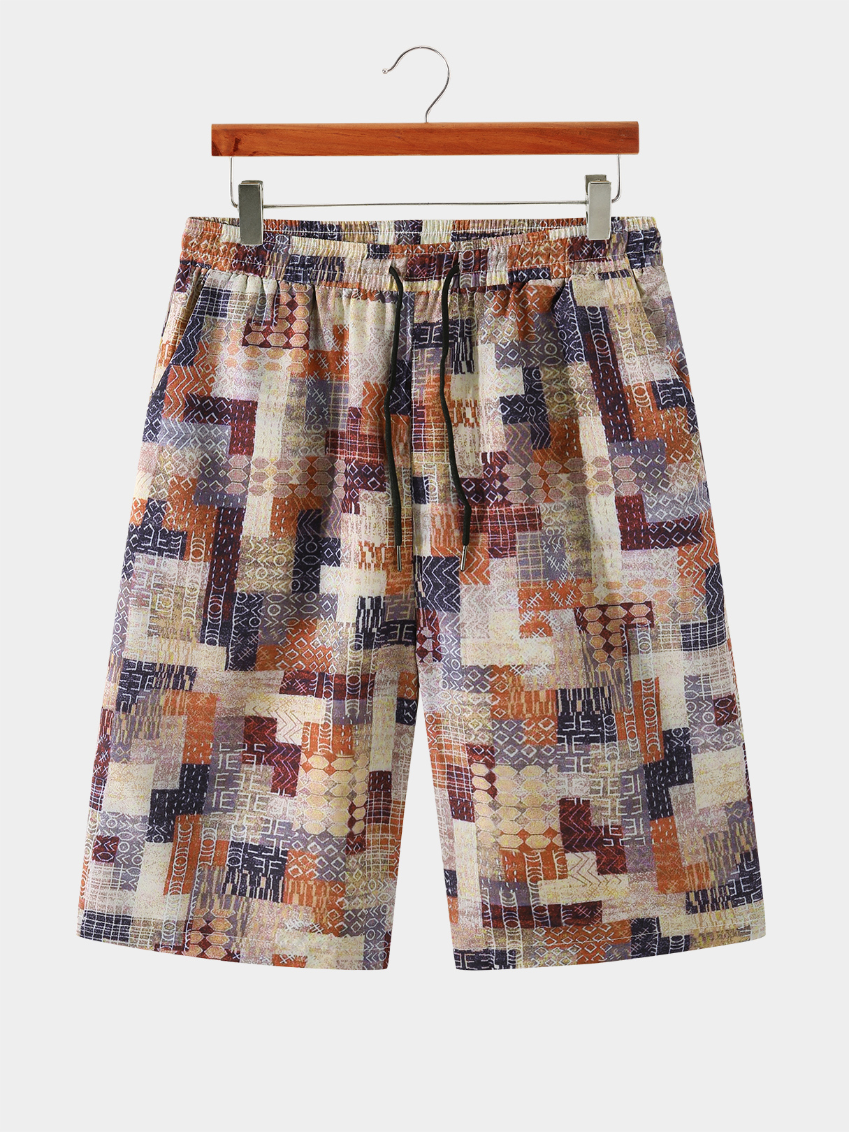 Men Holiday Geometric Print Drawstring Elastic Waist Shorts