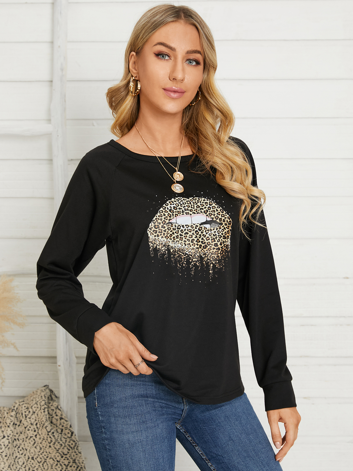 YOINS Leopard Lip Print Round Neck Long Sleeves Tee