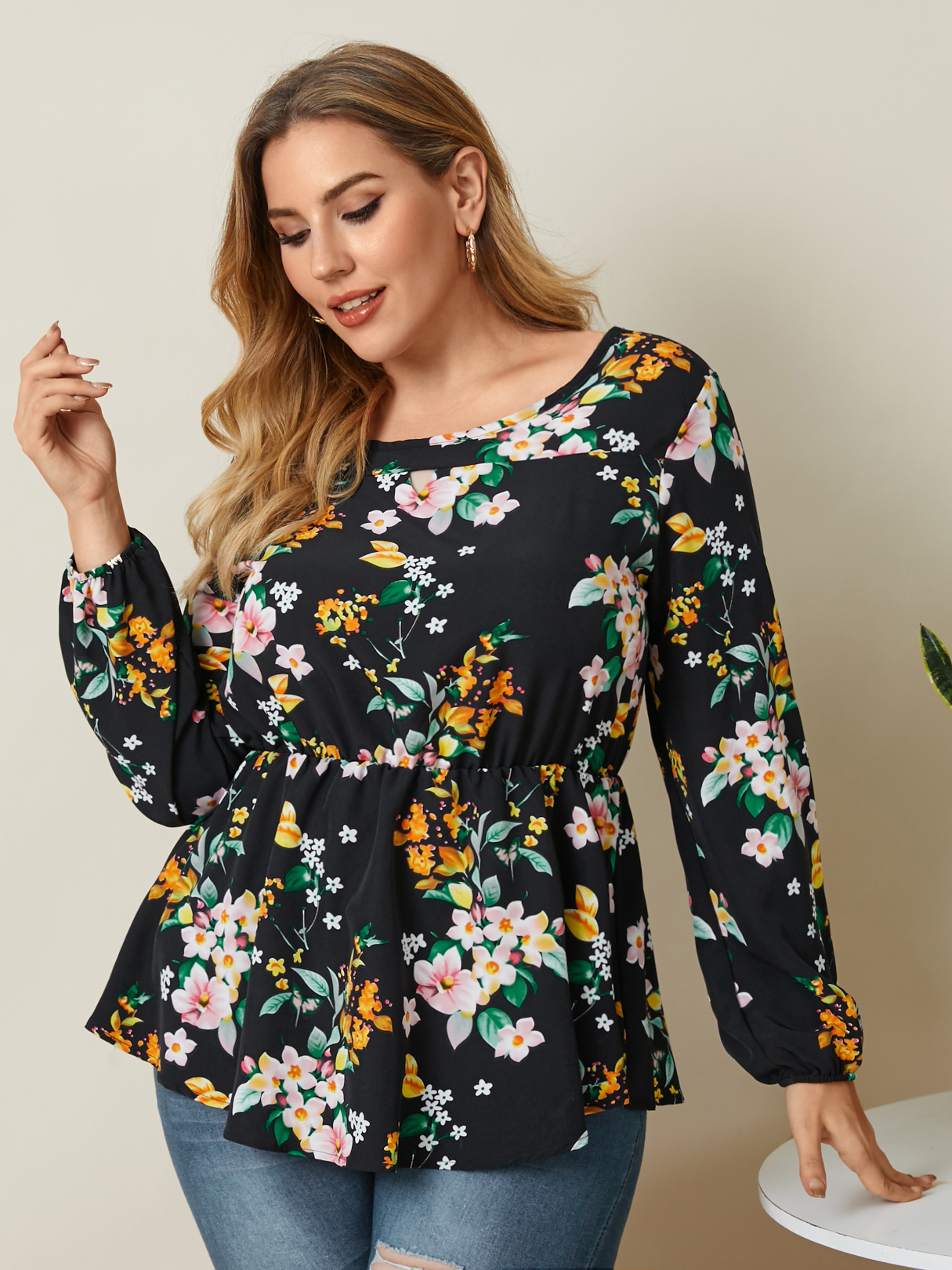 Plus Size Round Neck Floral Print Pleated Design Long Sleeves Blouse