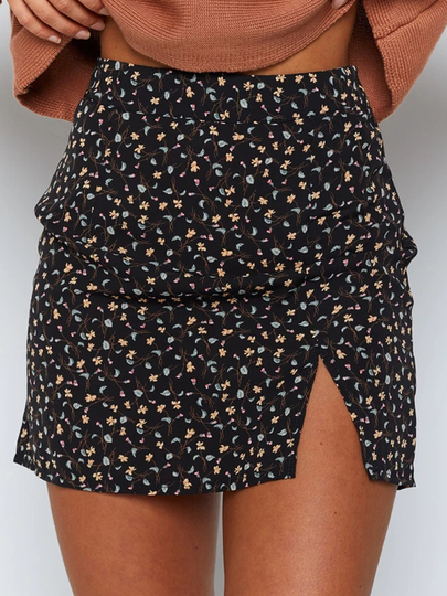 Yoins Black Calico Slit Hem Mini Skirt