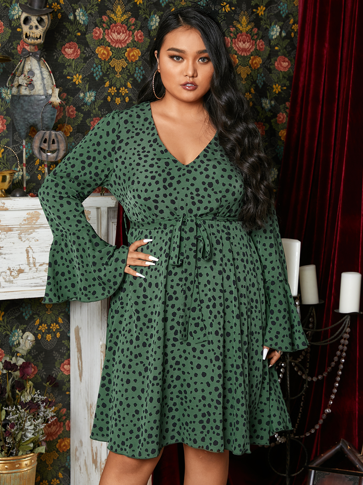 YOINS Plus Size Halloween V-neck Belt Design Long Sleeves Mini Dress