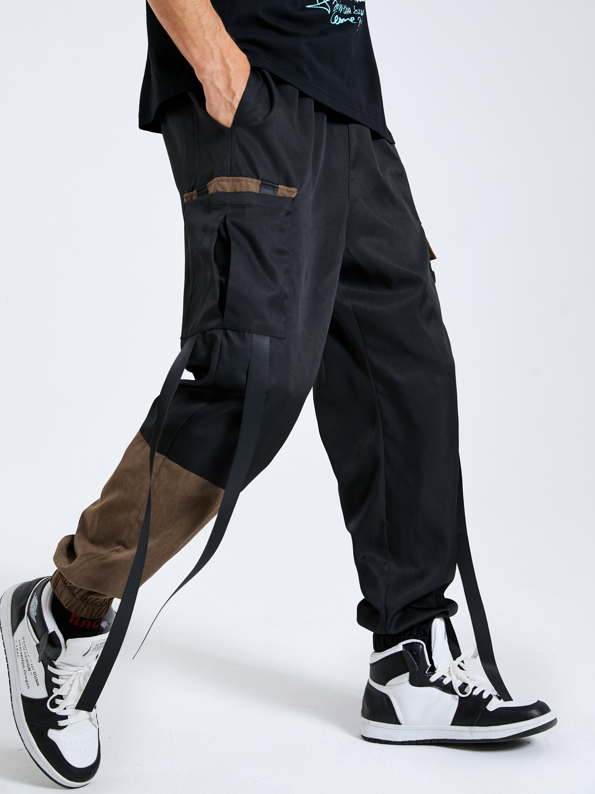Men Color Block Ribbons Design Drawstring Waist Cargo Pants