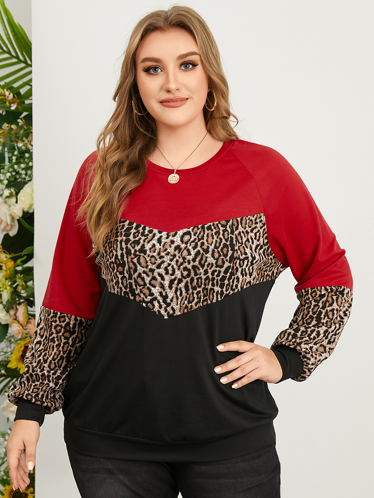 YOINS Plus Size Crew Neck Leopard Patchwork Design Long Sleeves Sweatshirt