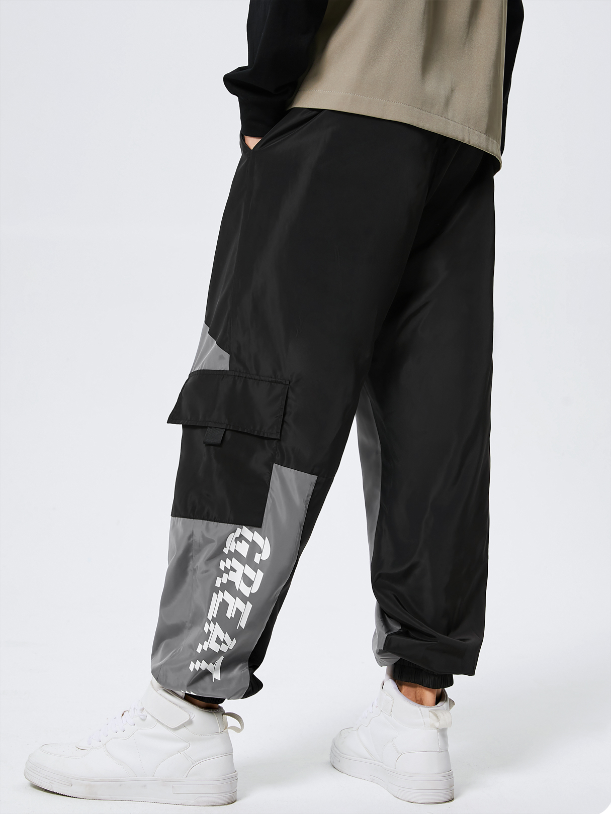 Men Casual Color Block Letter Printed Zip Pockets Cargo Pants