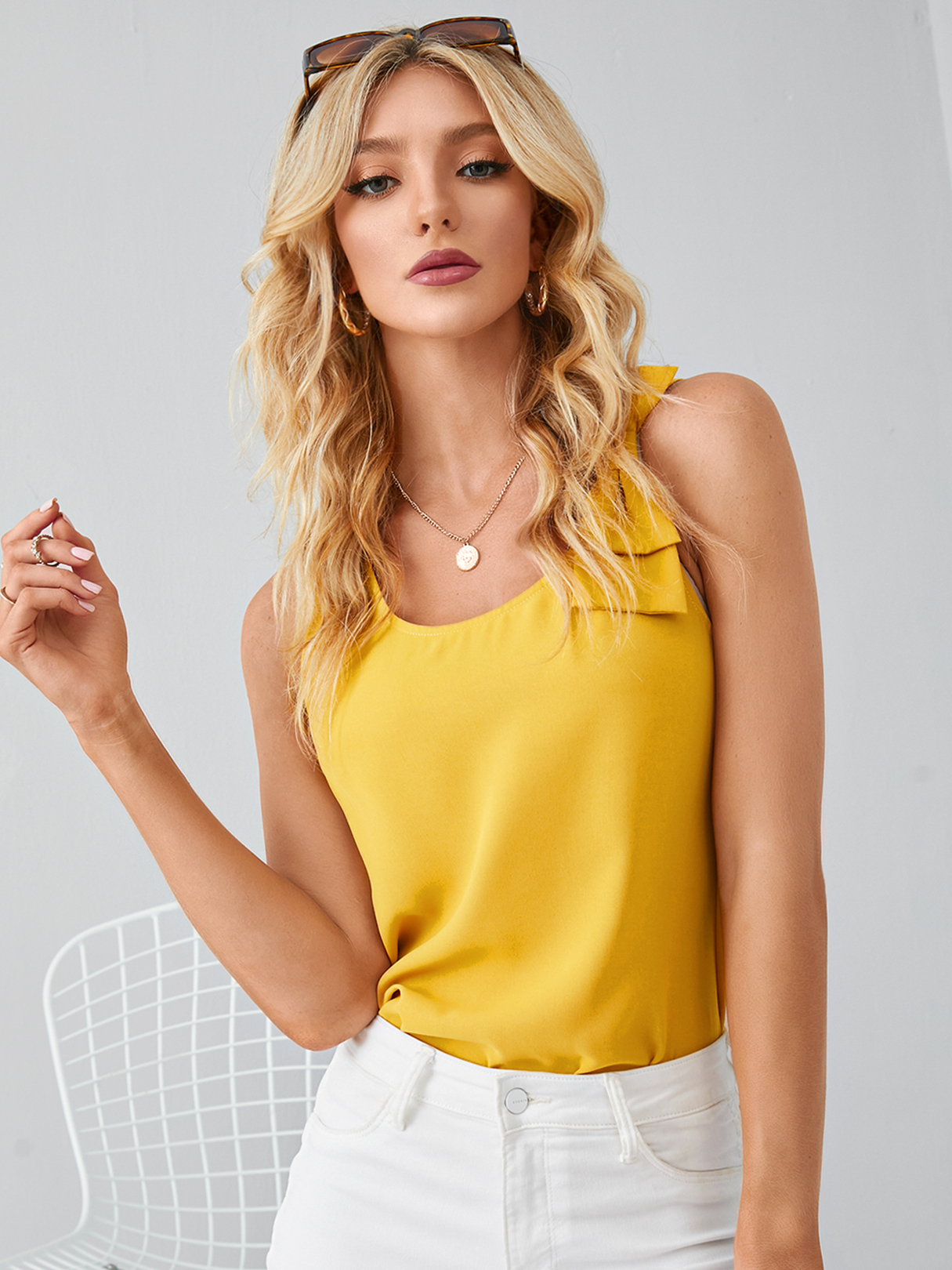 YOINS Bowknot Decor Scoop Neck Sleeveless Tank Top