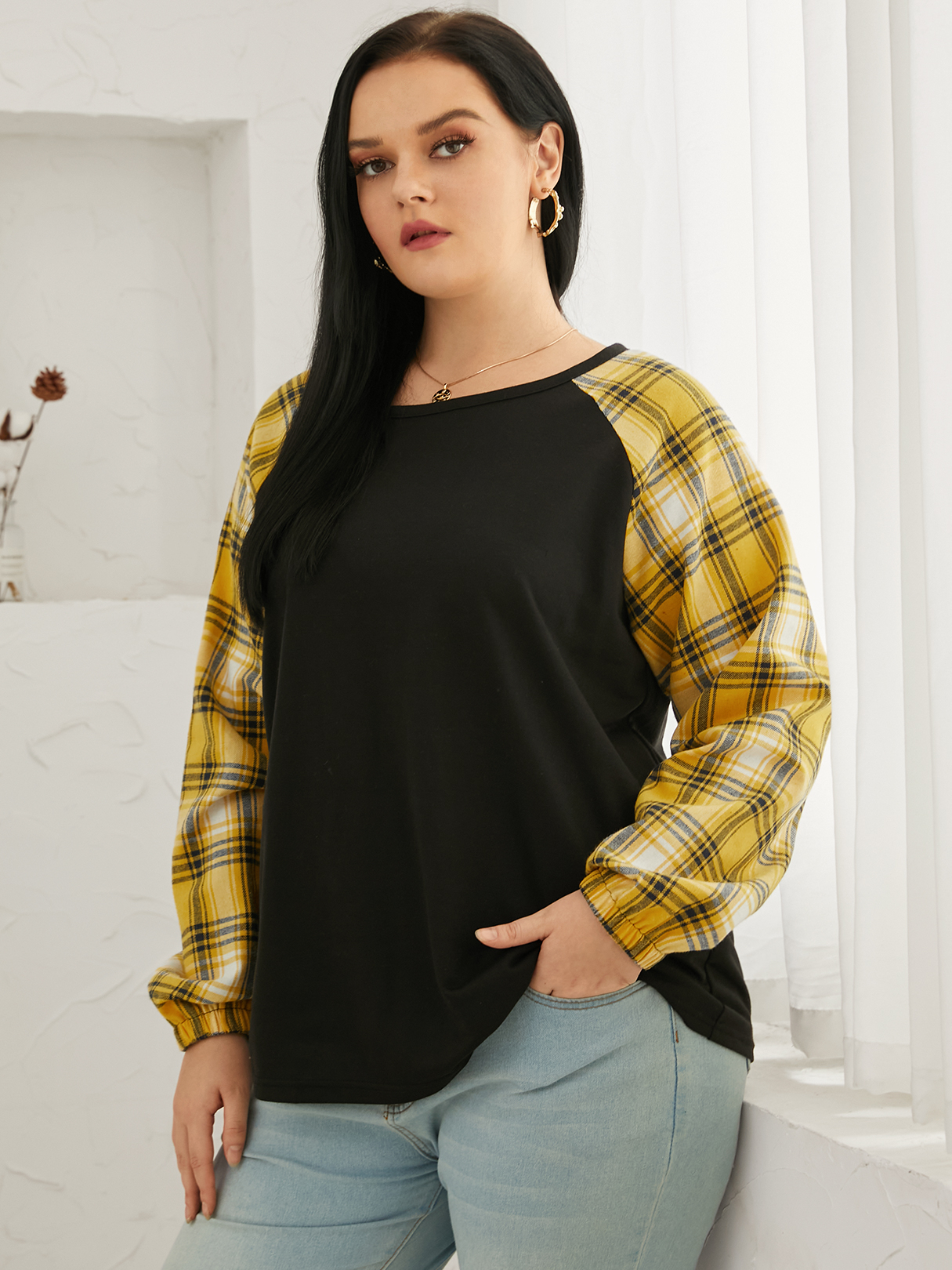 YOINS Plus Size Crew Neck Plaid Patchwork Long Sleeves Sweatshirt