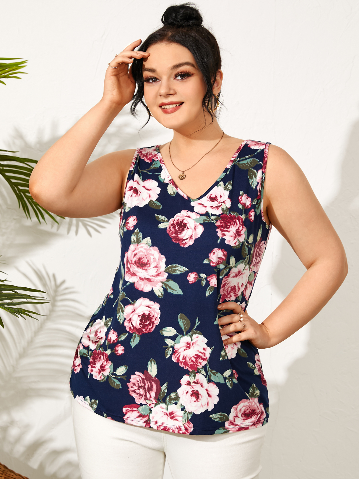 YOINS Plus Size V-neck Floral Print Sleeveless Tank Top