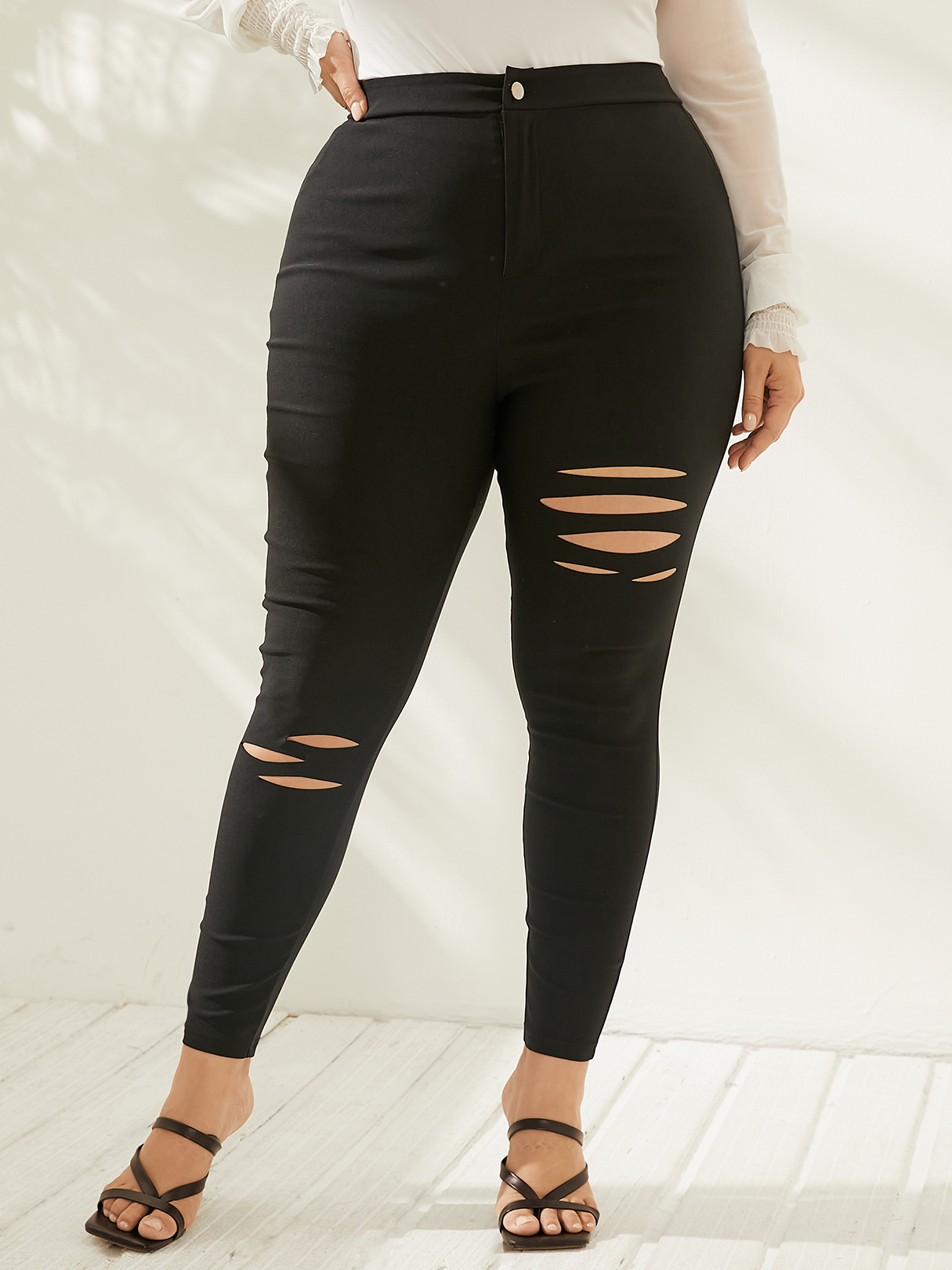YOINS Plus Size Front Button Cut Out Pant
