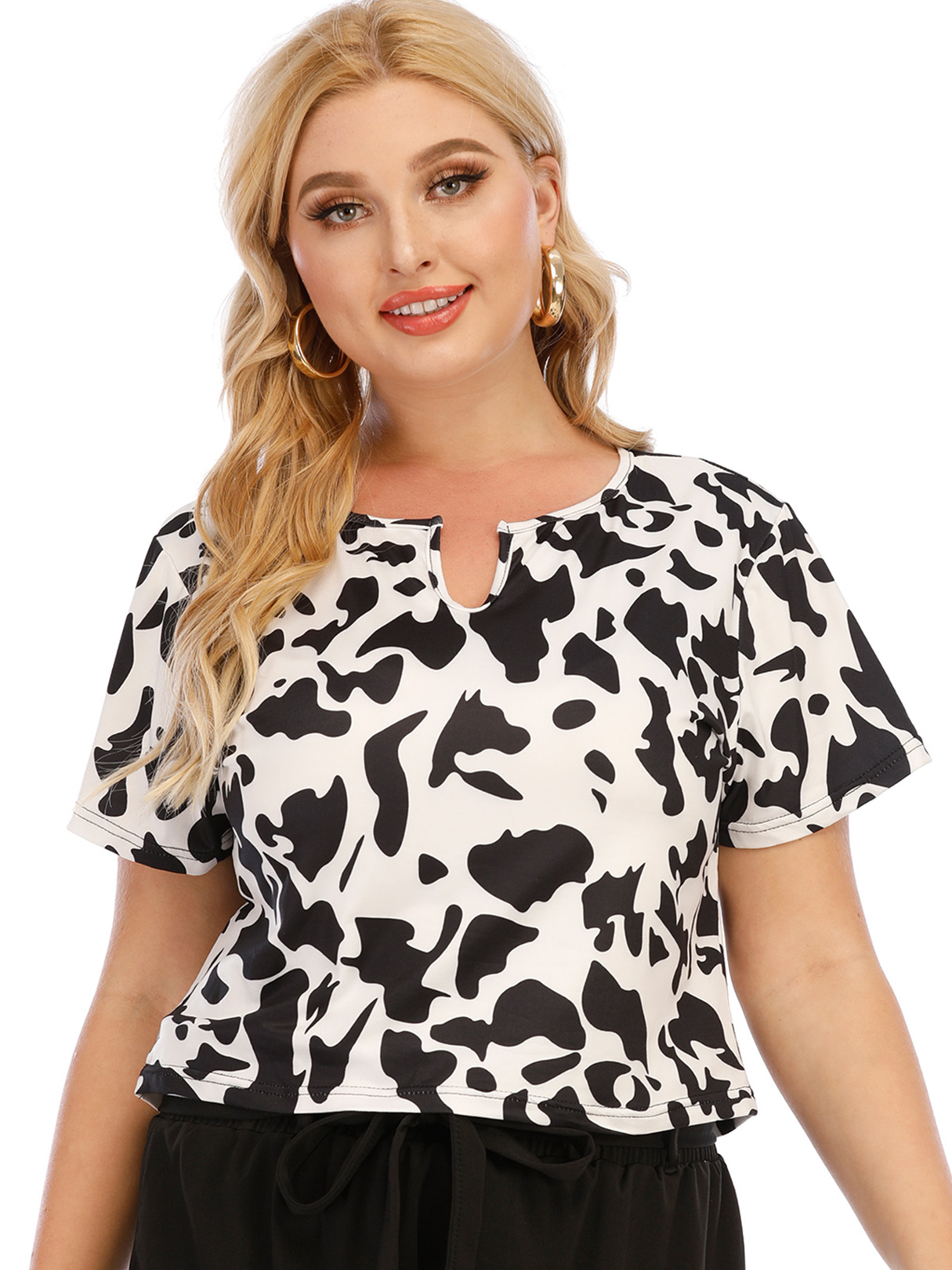 Plus Size Round Neck Animal Short Sleeves Tee