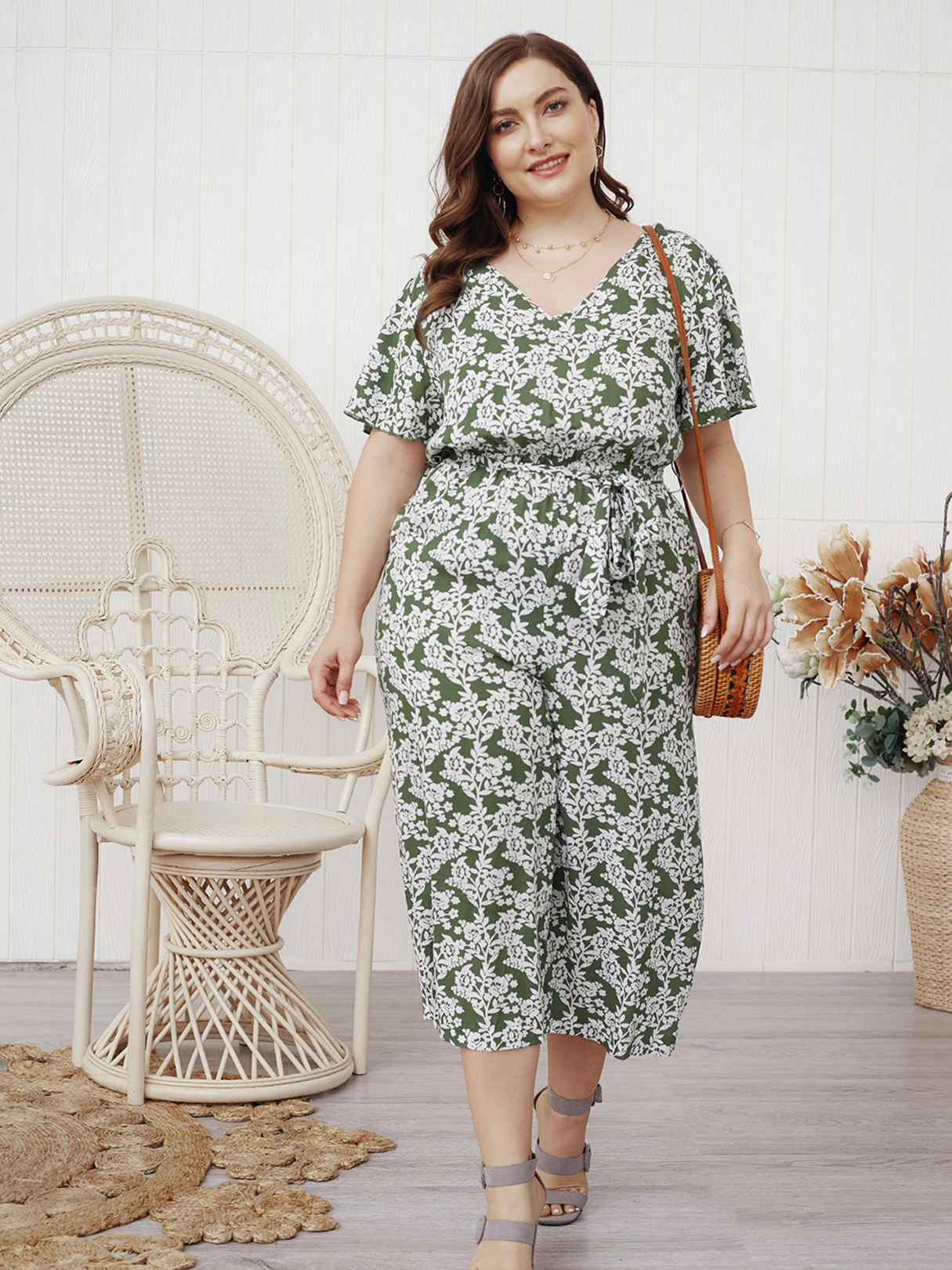 Plus Size Backless Design Calico V-neck Short Sleeves Jumpsuit