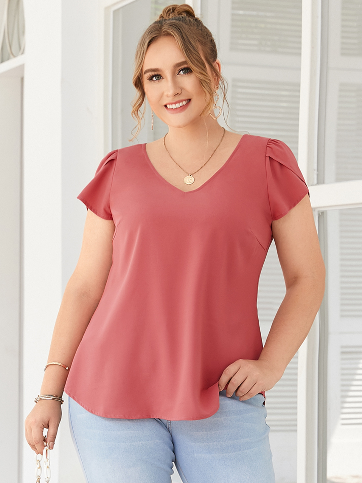 YOINS Plus Size V-neck Side Split Sleeves Tee