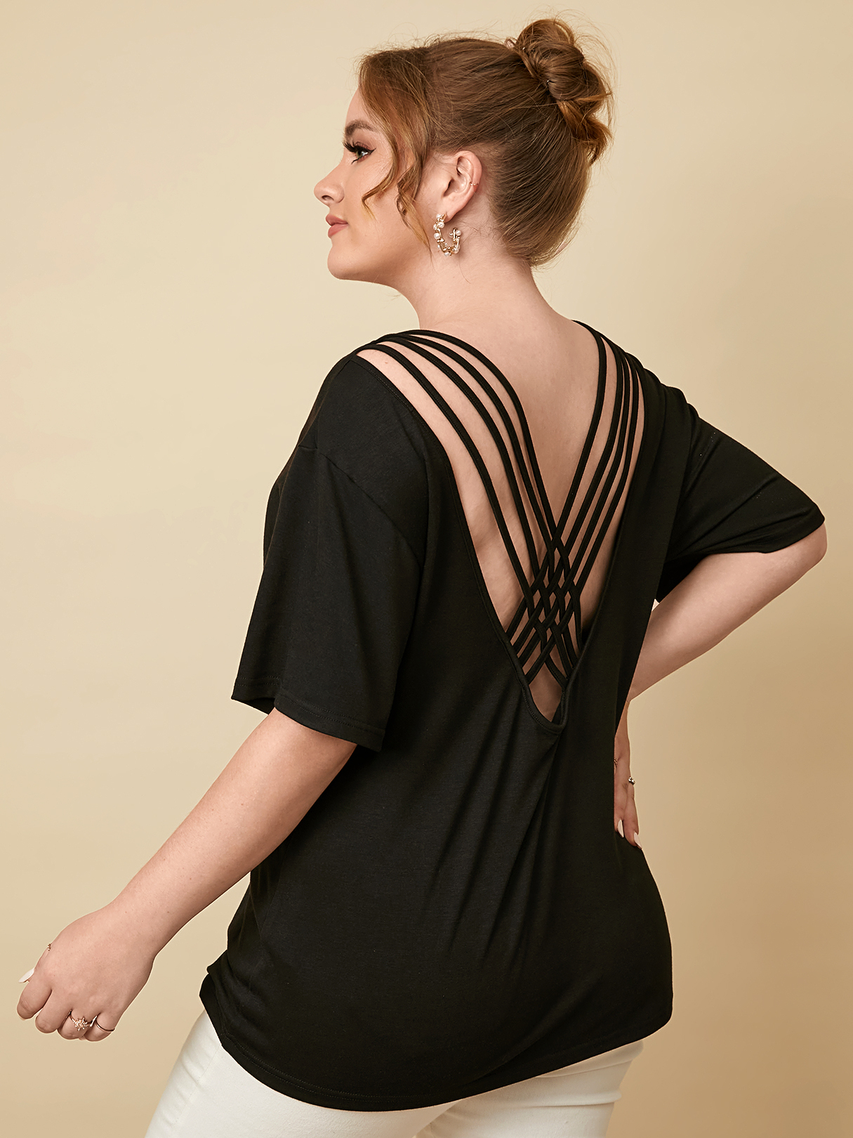 YOINS Plus Size Round Neck Criss-Cross Half Sleeves Tee