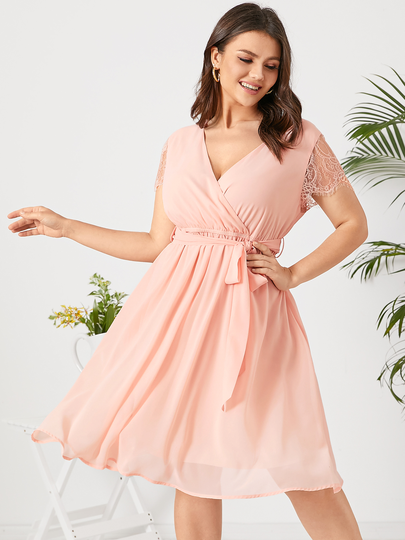 YOINS Plus Size V-neck Lace Short Sleeves Midi Dress
