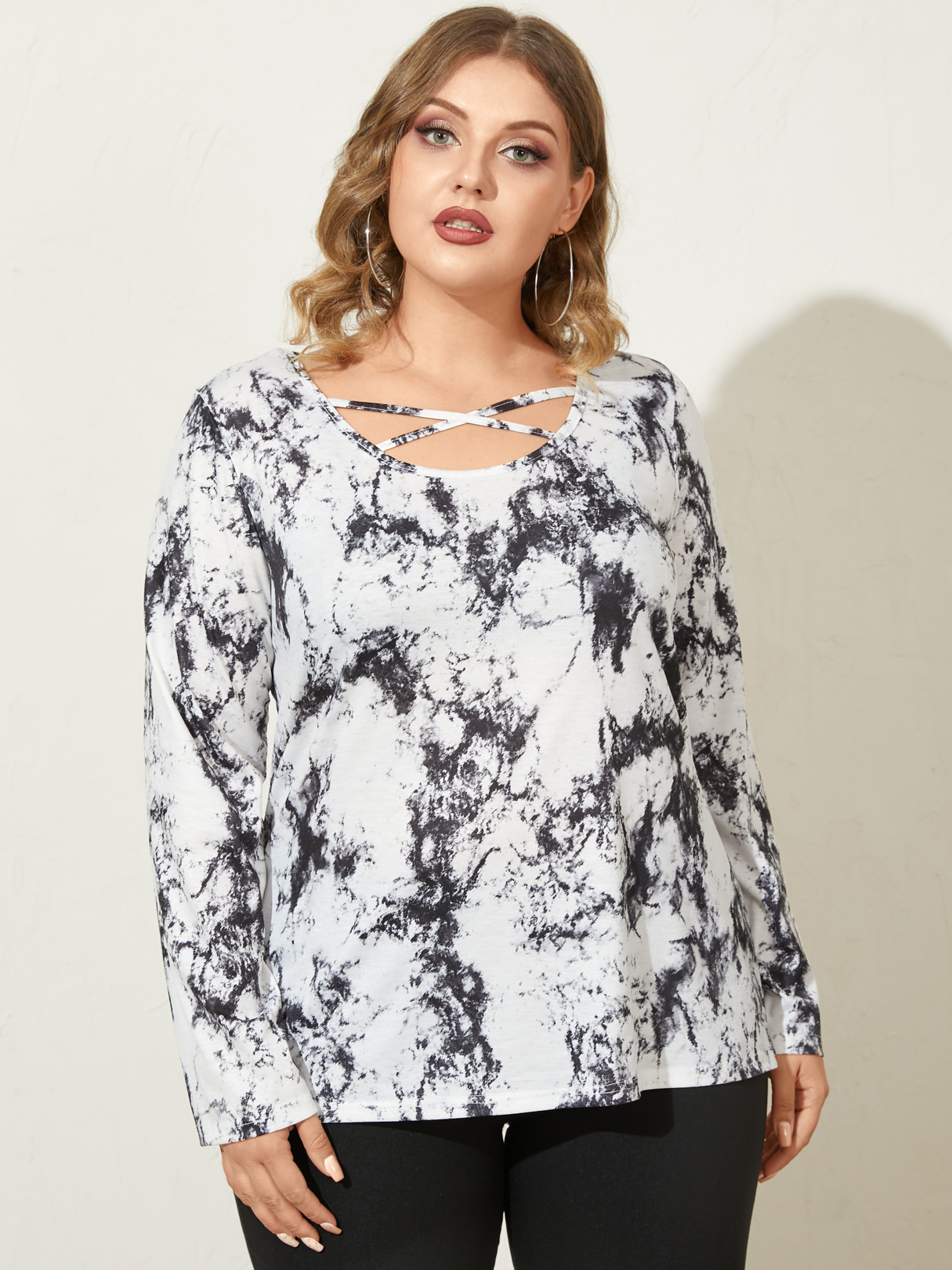 Plus Size Round Neck Tie Dye Criss-cross Long Sleeves Tee