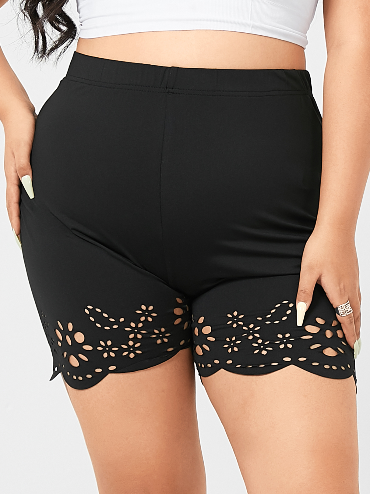 YOINS Plus Size Black Hollow Design Shorts