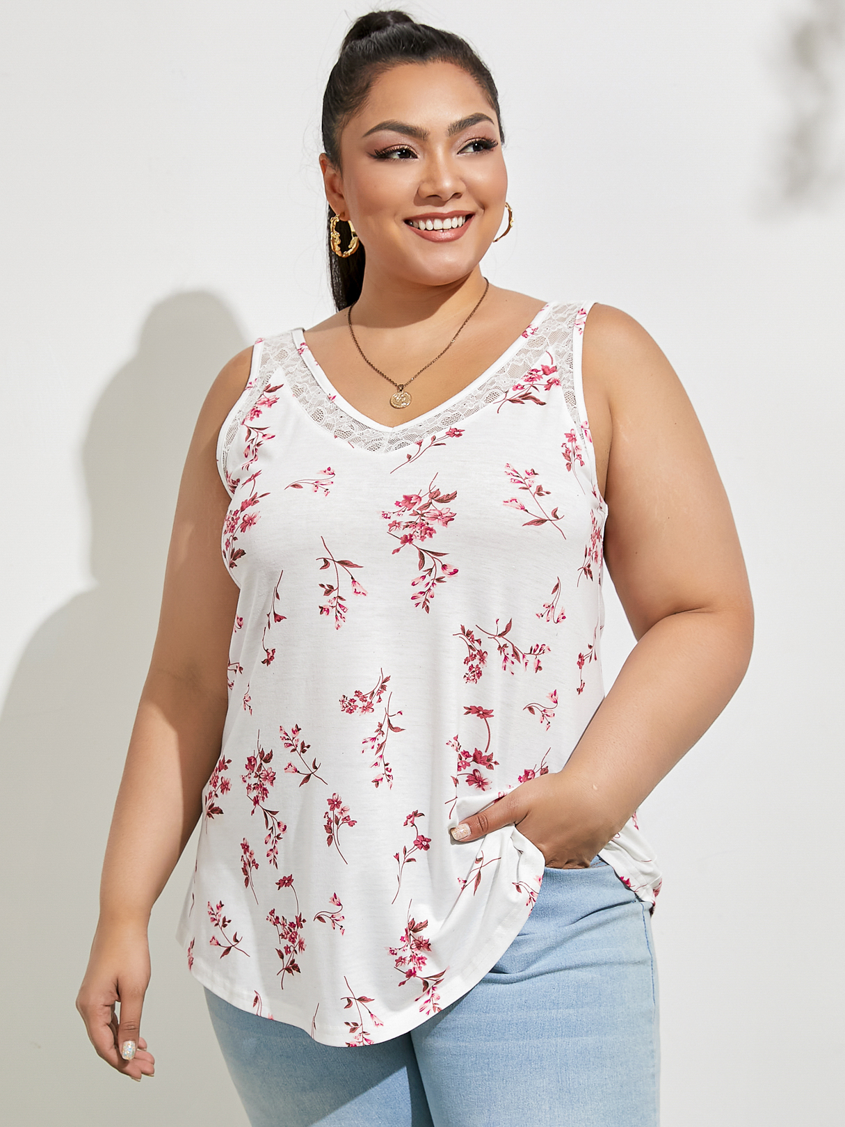 Plus Size V-neck Floral Print Backless Design Tank Top