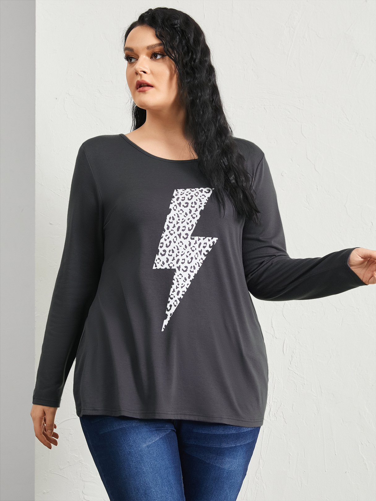 YOINS Plus Size Dark Grey Round Neck Graphic Long Sleeves Tee