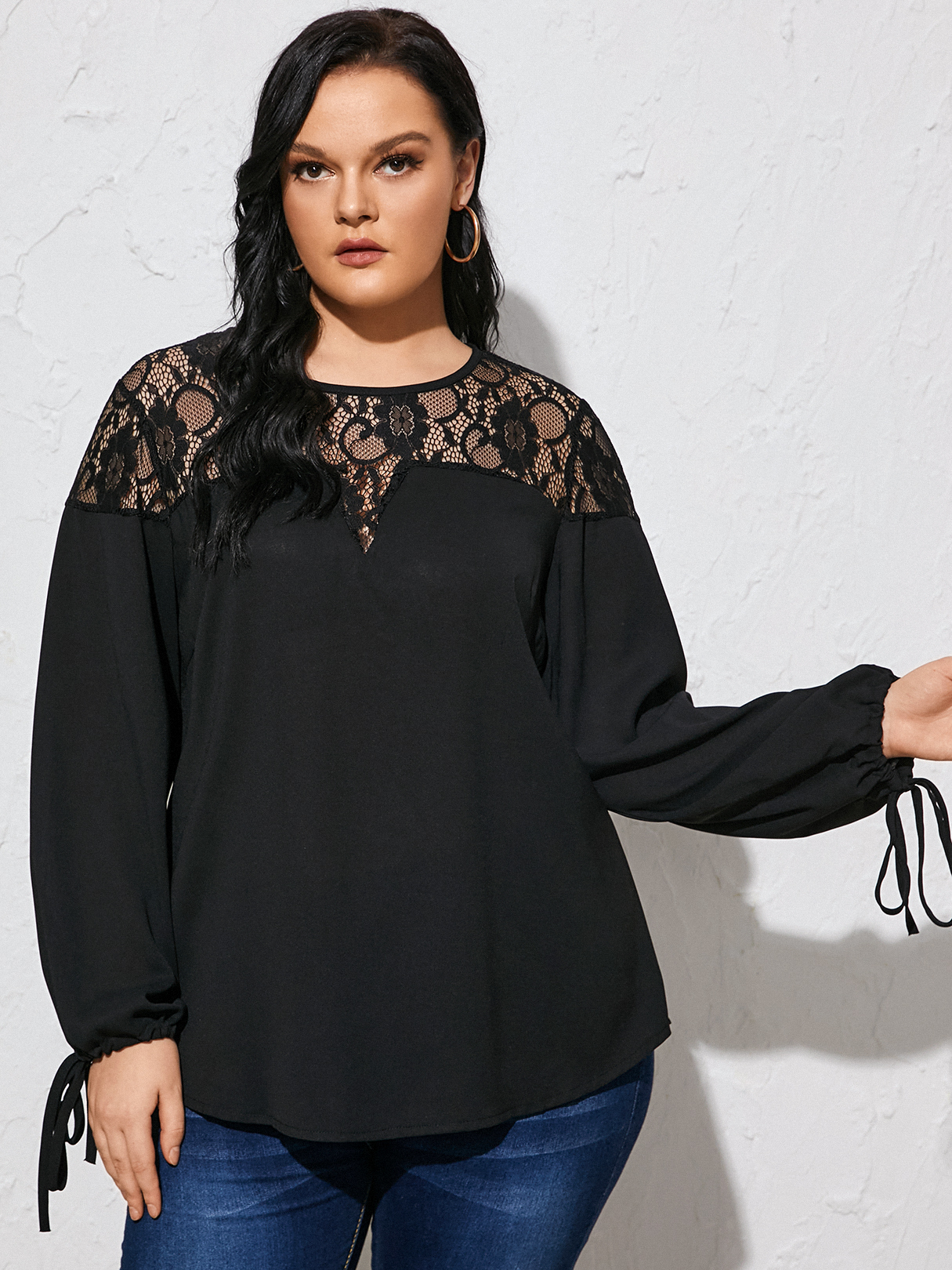 Plus Size Round Neck Lace Patchwork Design Long Sleeves Blouse