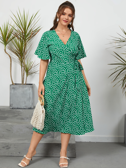 Plus Size V-neck Calico Short Sleeves Maxi Dress