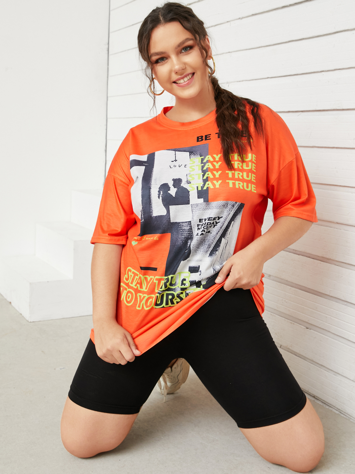 Plus Size Crew Neck Graphic Half Sleeves Tee
