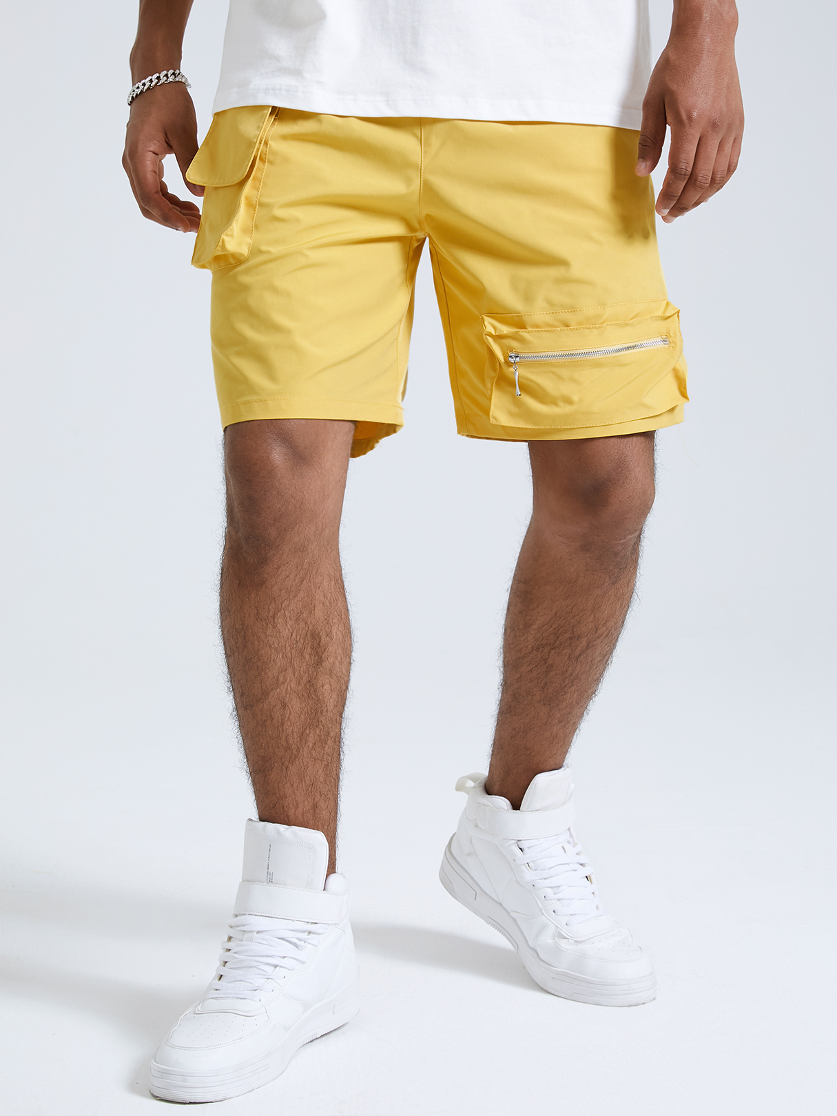 Men Hip Hop Style Zip Pocket Drawstring Waist Cargo Shorts