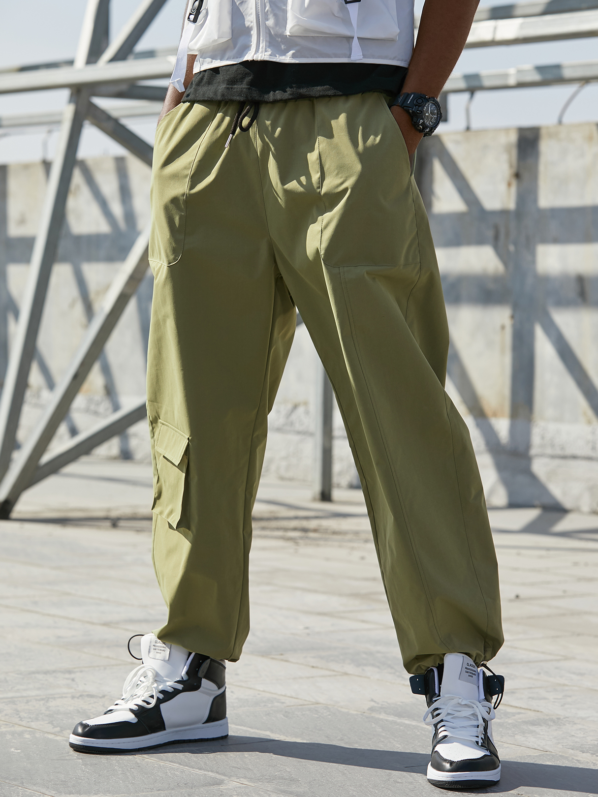 KOYYE Men Plain Multi-pocket Loose Fit Casual Utility Pants