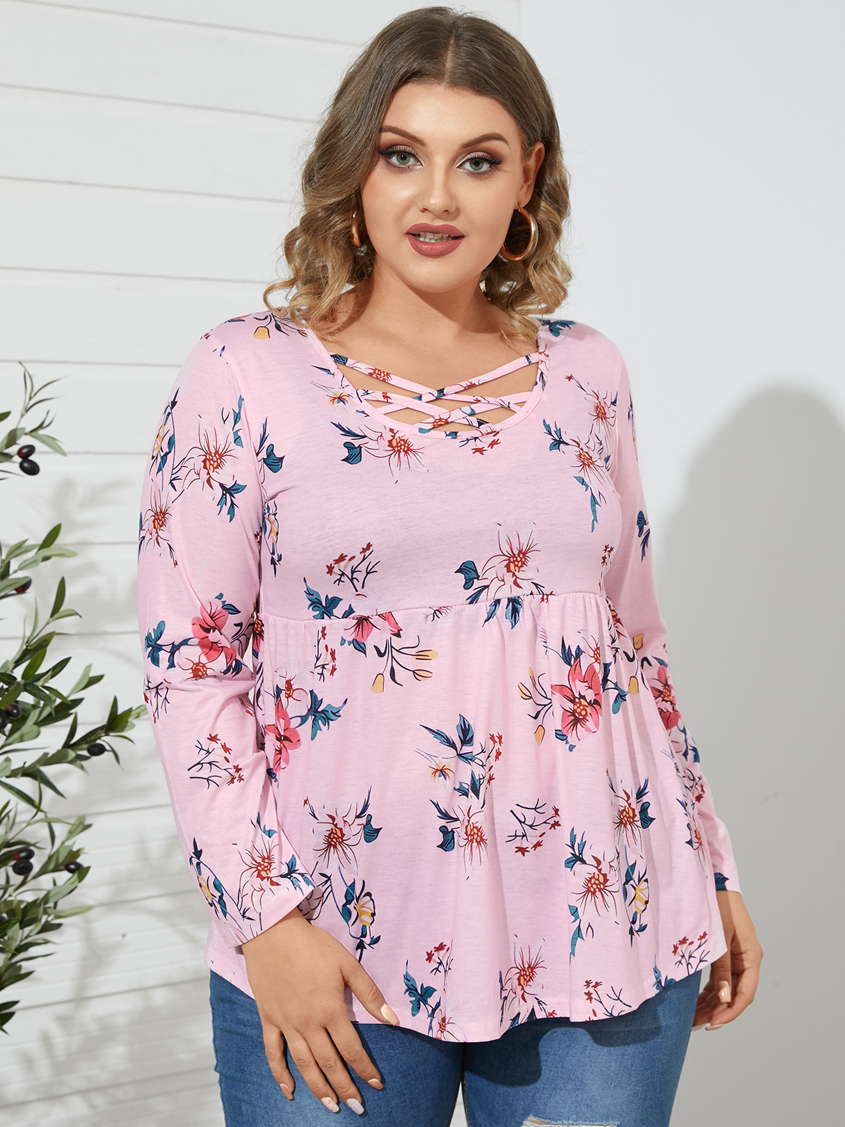Plus Size Round Neck Floral Print Criss-cross Long Sleeves Tee