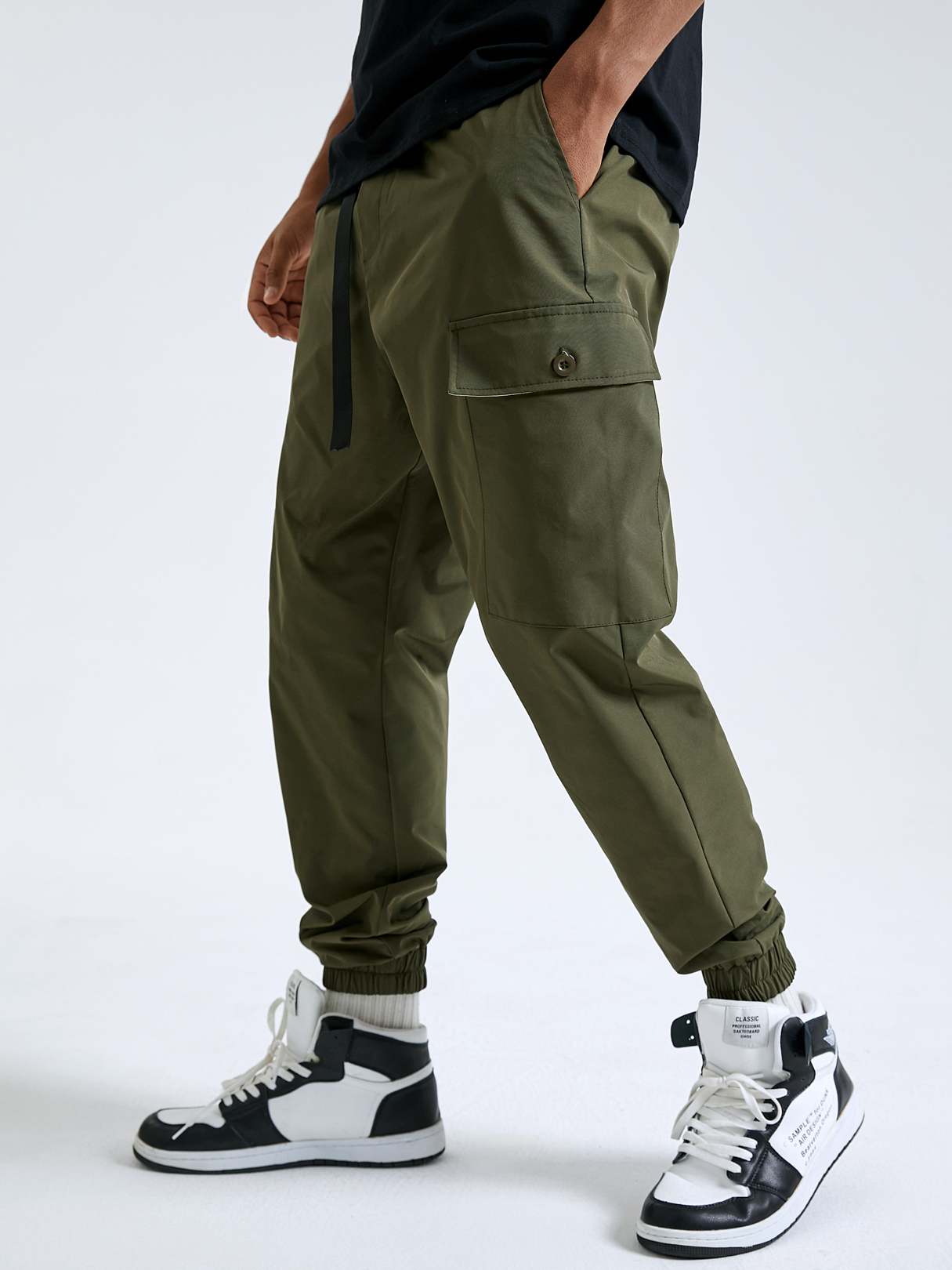 Men Plain Button Design Multi-Pocket Ribbon Waist Cargo Pants